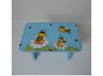 Dřevěná stolička-včela